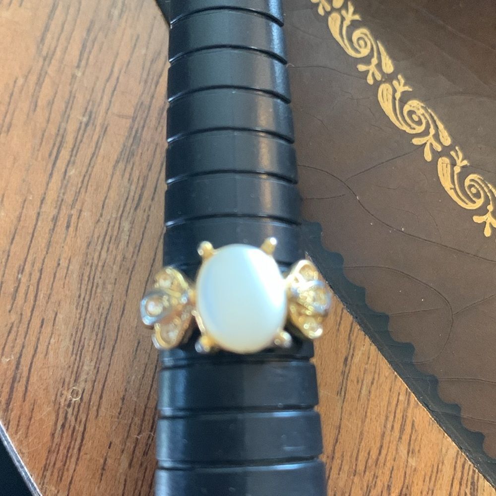 Oval white stone with rhinestones ring 6.5